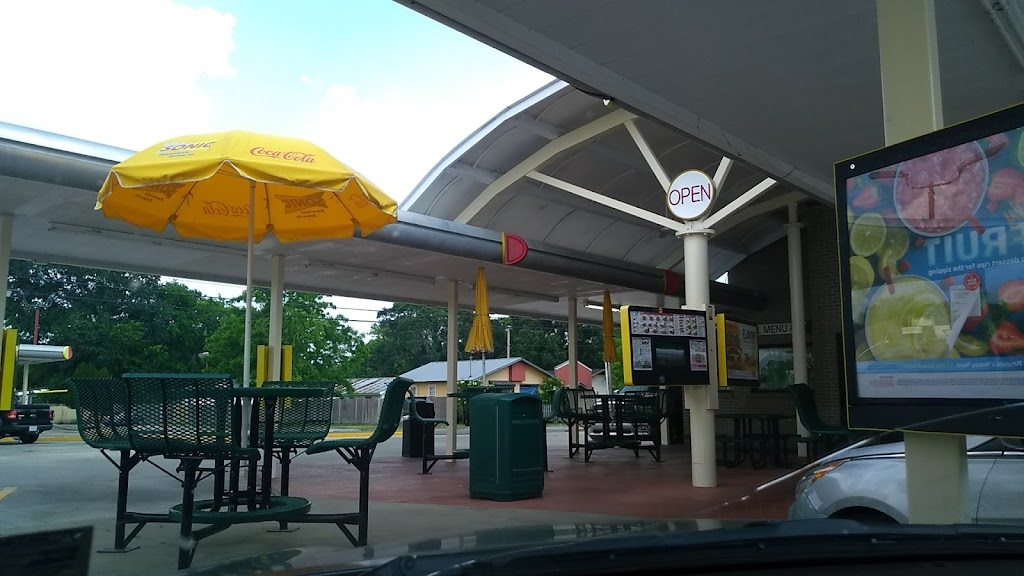 Sonic Drive-In 70510