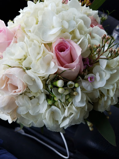 Florist «Pretty Petals Floral Boutique», reviews and photos, 2932 Hillcrest Dr, San Antonio, TX 78201, USA