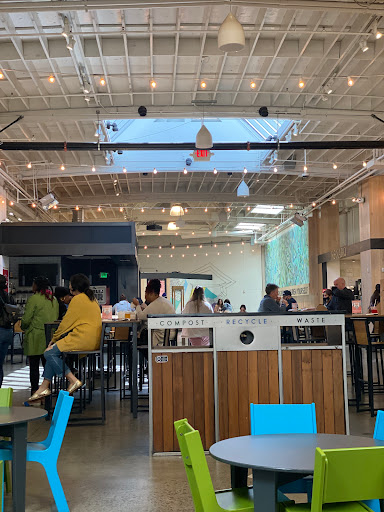 Shopping Mall «Powell Street Plaza Shopping Center», reviews and photos, 5795 Christie Ave, Emeryville, CA 94608, USA