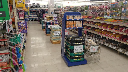 Pet Supply Store «Pet Supplies Plus», reviews and photos, 2480 Albany Ave, West Hartford, CT 06117, USA