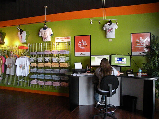 Custom T-shirt Store «Big Frog Custom T-Shirts of Valrico - Brandon», reviews and photos, 3478 Lithia Pinecrest Rd, Valrico, FL 33596, USA