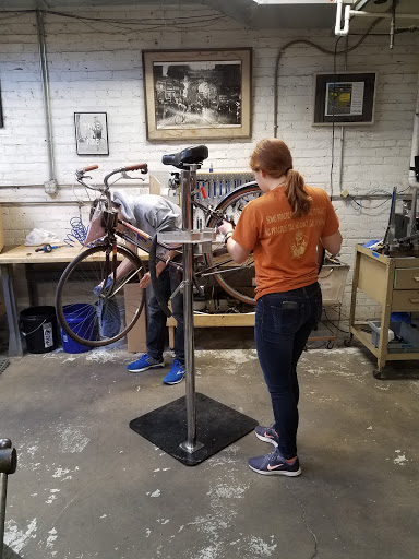 Used Bicycle Shop «Ohio City Bicycle Co-op», reviews and photos, 1840 Columbus Rd, Cleveland, OH 44113, USA