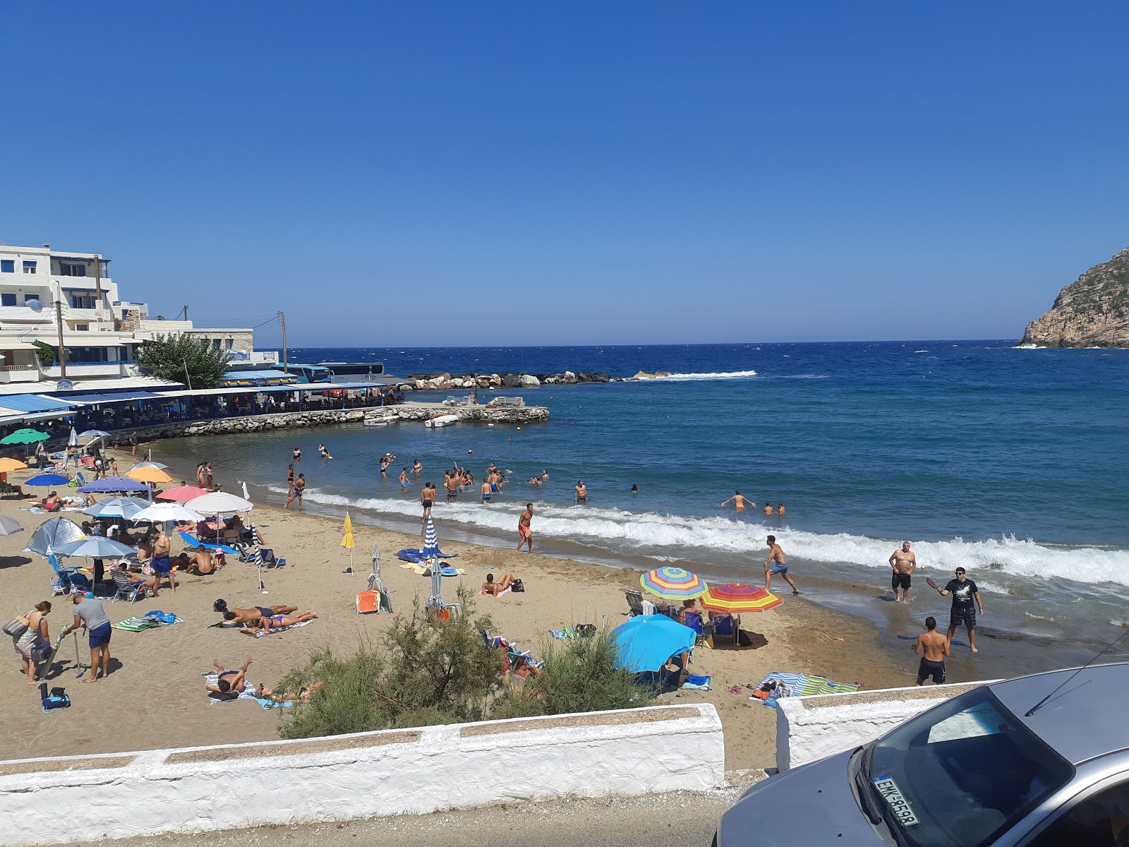 Fotografie cu Apollonas beach zonele de facilități