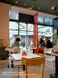 Atmosphère du Restaurant servant le petit-déjeuner La Croissanterie à Grenoble - n°8