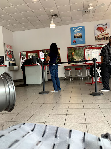 Tire Shop «Discount Tire Store - Chamblee, GA», reviews and photos, 4900 Peachtree Rd, Chamblee, GA 30341, USA