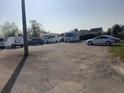 Parking à Nogent-sur-Vernisson