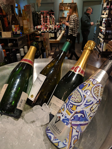 Wine Store «Stellar Wine Company», reviews and photos, 820 W Belmont Ave, Chicago, IL 60657, USA