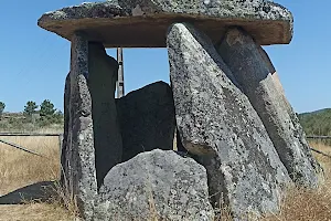 Matança dolmen image
