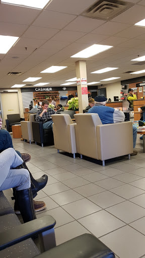 Toyota Dealer «Maplewood Toyota», reviews and photos, 2873 Maplewood Dr, Maplewood, MN 55109, USA