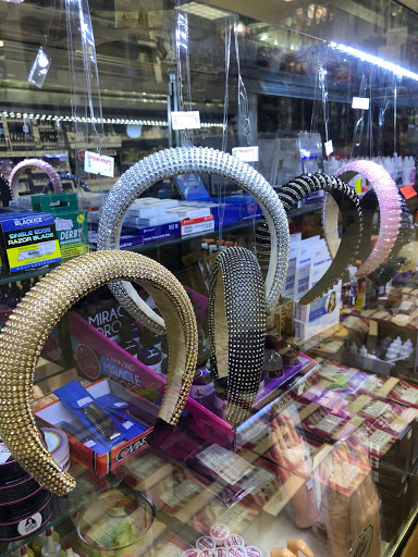 Beauty Supply Store «Uptown Beauty Mart», reviews and photos, 11411 Veterans Memorial Dr, Houston, TX 77067, USA