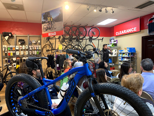 Bicycle Store «M & M Cyclery», reviews and photos, 734 Butterfield Rd, Mundelein, IL 60060, USA