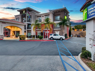 Holiday Inn Express & Suites Lake Elsinore, an IHG Hotel