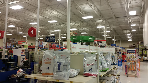 Pet Supply Store «PetSmart», reviews and photos, 13000 Aurora Ave N, Seattle, WA 98133, USA