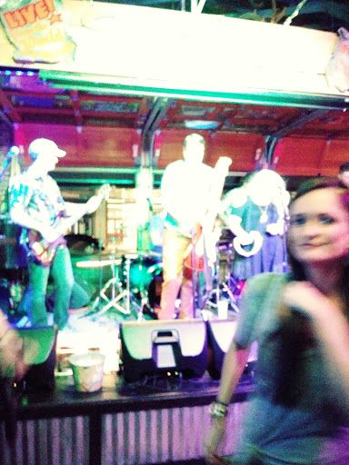 Live Music Bar «Tin Roof», reviews and photos, 3921 Shelbyville Rd, Louisville, KY 40207, USA