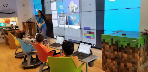 Computer Store «Microsoft Store - Roosevelt Field», reviews and photos, 630 Old Country Rd, Garden City, NY 11530, USA