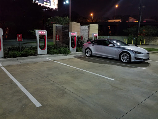 Acadian Village Shopping Center, 3535 Perkins Rd, Baton Rouge, LA 70808, USA, 