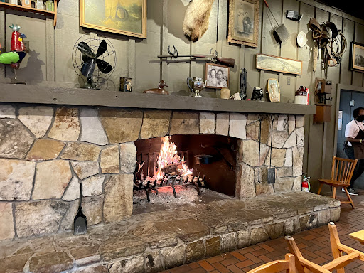 American Restaurant «Cracker Barrel Old Country Store», reviews and photos, 889 S Stemmons Fwy, Lewisville, TX 75067, USA