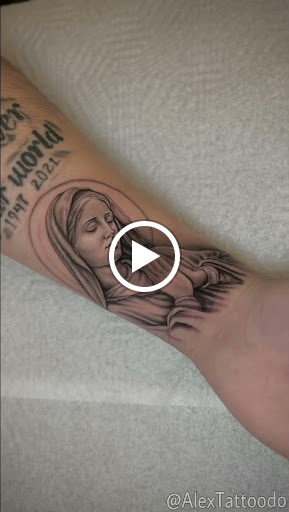 Explore knee surgery tattoo ideas, creative tattoo ideas in Lexington, available at Pain is Beautiful