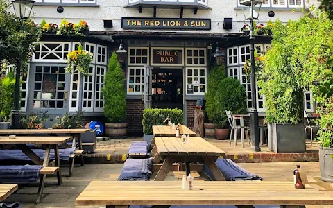 The Red Lion & Sun image