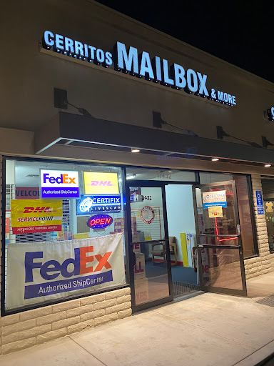 Mailbox rental service Fullerton