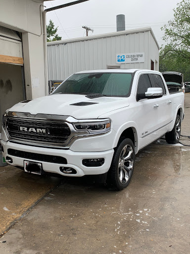 Used Car Dealer «Bluebonnet Chrysler Dodge», reviews and photos, 547 S Seguin Ave, New Braunfels, TX 78130, USA