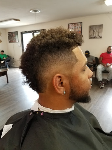 Barber Shop «DCB Barber Shop - Barber Shop Hispano», reviews and photos, 1545 E Olive Rd, Pensacola, FL 32514, USA