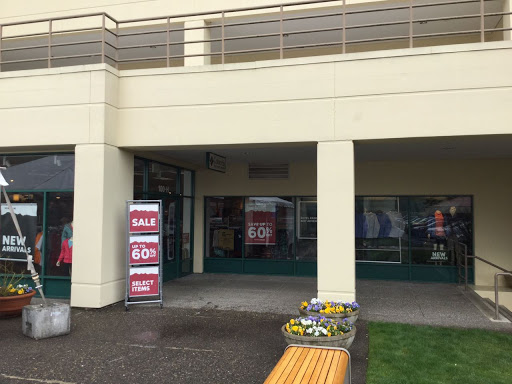 Sportswear Store «Columbia Sportswear Outlet», reviews and photos, 3 Monroe Pkwy, Lake Oswego, OR 97035, USA