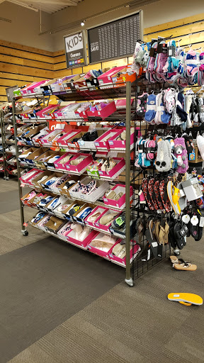 Shoe Store «DSW Designer Shoe Warehouse», reviews and photos, 1900 E Rio Salado Pkwy, Tempe, AZ 85281, USA