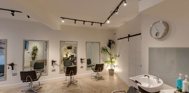 Kim Rees Hair Styling Studio - Barber shop