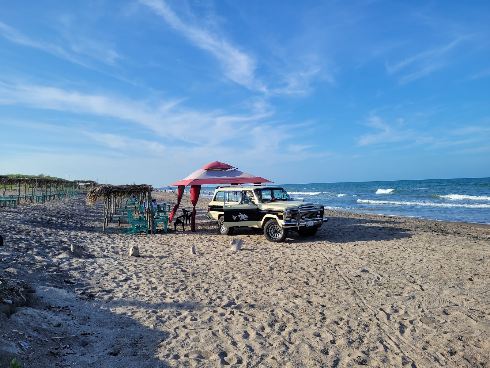 Fotografija Playa Hermosa II z svetel pesek površino