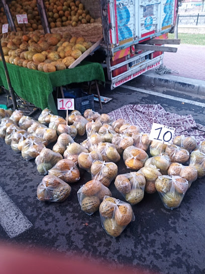 Obst- Gemüsemarkt - Montag