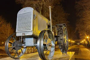 Первый трактор image