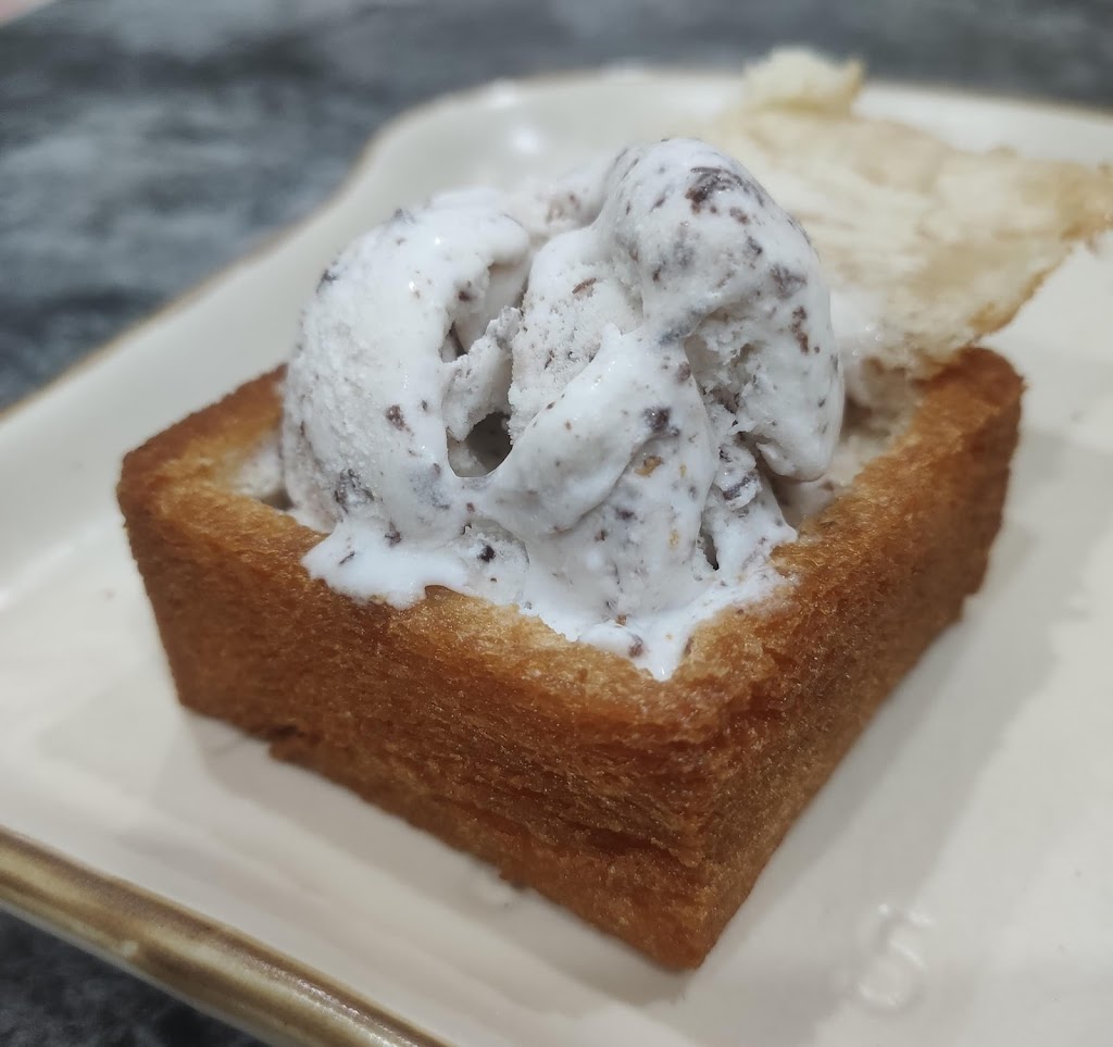 醬厚呷官財板 的照片