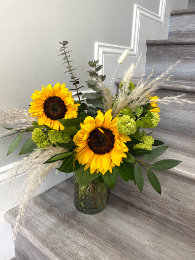 Florist «Fleur De Lis Florists», reviews and photos, 6588 Quinton Ln, Tujunga, CA 91042, USA