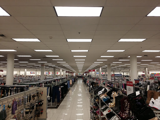 Clothing Store «Burlington Coat Factory», reviews and photos, 350 Towne Center Cir, Sanford, FL 32771, USA