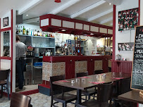 Atmosphère du Restaurant Txirimiri à Hendaye - n°2