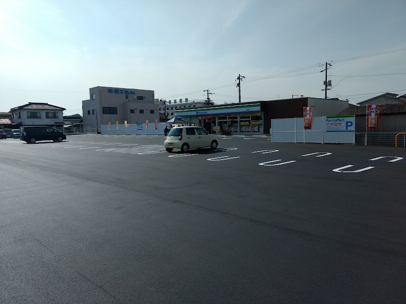 ファミリーマート 倉敷東塚店