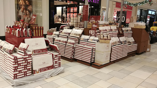 Shopping Mall «The Mall at Fox Run», reviews and photos, 50 Fox Run Rd, Newington, NH 03801, USA