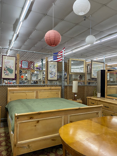 Thrift Store «Uniquely Odd Thrift Shop», reviews and photos, 14 Commercial Plaza, Elkton, MD 21921, USA