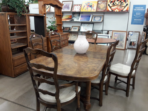 Thrift Store «Priest & Elliot Goodwill Retail & Donation Center», reviews and photos, 7850 S Priest Dr, Tempe, AZ 85284, USA