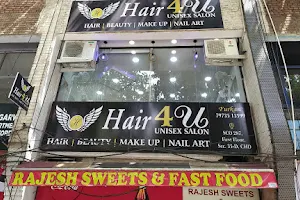 Hair 4 U salon sector 35D image