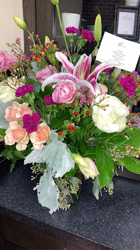 Florist «Petals To Go», reviews and photos, 1515 N Walnut Ave, New Braunfels, TX 78130, USA