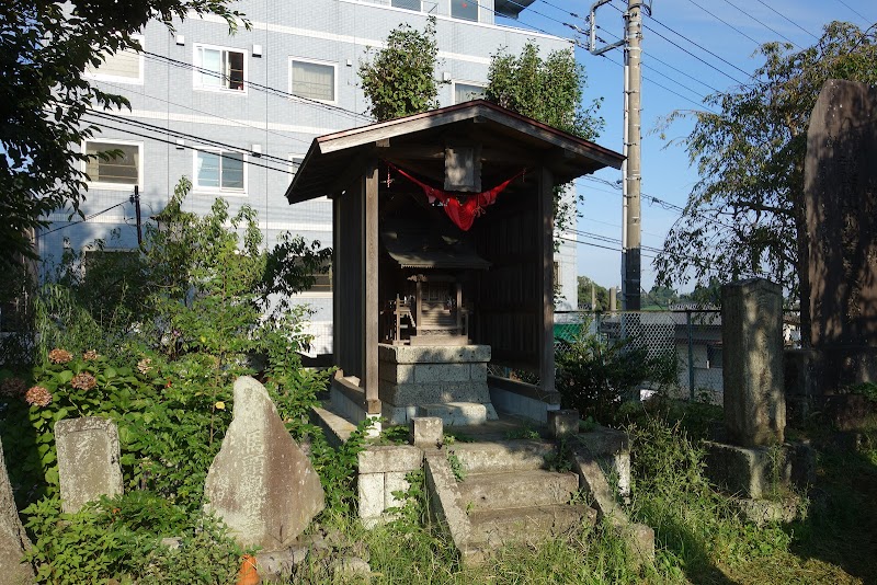 権現神社