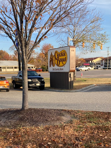 American Restaurant «Cracker Barrel Old Country Store», reviews and photos, 106 Marketplace Dr, Hampton, VA 23666, USA