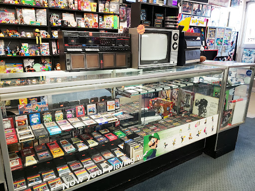 Collectibles Store «Makes Cents Variety Store», reviews and photos, 5027 W Howard Ave, Milwaukee, WI 53220, USA