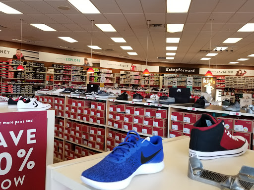 Shoe Store «Famous Footwear», reviews and photos, 12327 Limonite Ave, Mira Loma, CA 91752, USA