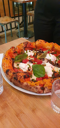 Burrata du Restaurant italien Mamaioa - Pizza Napolitaine au Feu de Bois à Paris - n°3
