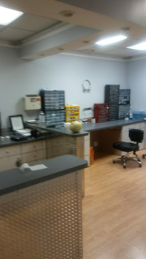 Tattoo Shop «Inktown Tattoo», reviews and photos, 21W500 North Ave, Lombard, IL 60148, USA