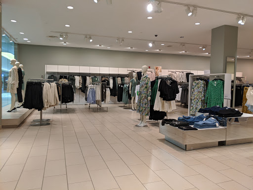 Clothing Store «H&M», reviews and photos, 701 Lynnhaven Pkwy # 1212, Virginia Beach, VA 23452, USA