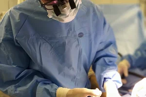 Dr Guilherme Sevá - Ortopedista - Especialista em Mão e Microcirurgia image